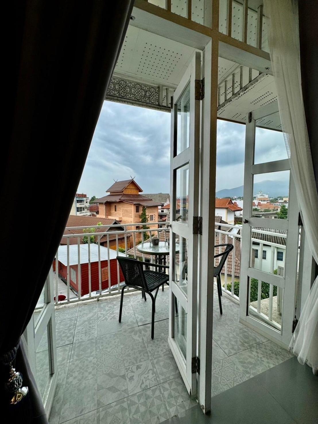 Wua Lai Boutique Hotel Чиангмай Экстерьер фото